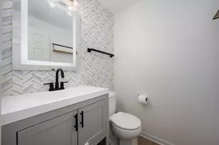 8602 Grove St, Morton Grove, IL 60053 - Photo 11