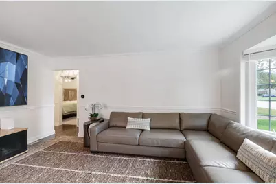 2140 Walnut Court, Glenview, IL 60025 - Photo 3