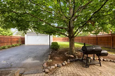 2140 Walnut Court, Glenview, IL 60025 - Photo 17