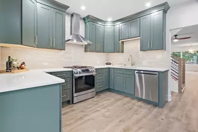 4437 N Marmora Avenue, Chicago, IL 60630 - Photo 9