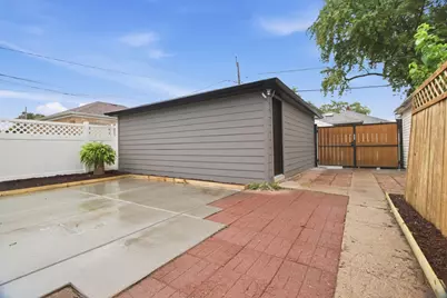 4437 N Marmora Avenue, Chicago, IL 60630 - Photo 33