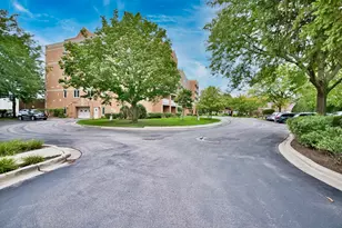 7450 N Waukegan Rd, Niles, IL 60714 - Photo 3