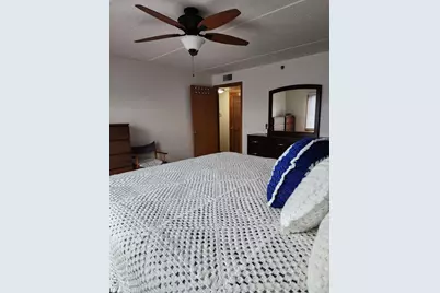 7450 N Waukegan Road #404, Niles, IL 60714 - Photo 5