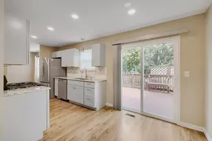 921 Perry Dr, Algonquin, IL 60102 - Photo 11