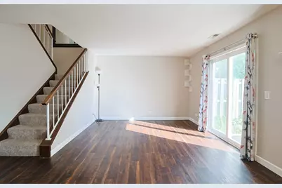 485 Esselen Court, Carol Stream, IL 60188 - Photo 3