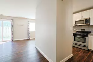 485 Esselen Ct, Carol Stream, IL 60188 - Photo 9