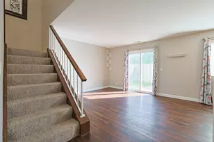 485 Esselen Ct, Carol Stream, IL 60188 - Photo 7