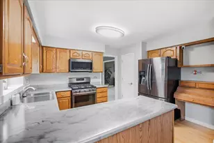 1320 Springhill Dr, Algonquin, IL 60102 - Photo 7
