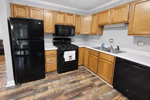 404 E Oak St, Leroy, IL 61752 - Photo 11