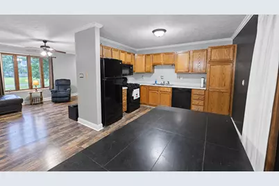404 E Oak Street, Leroy, IL 61752 - Photo 9