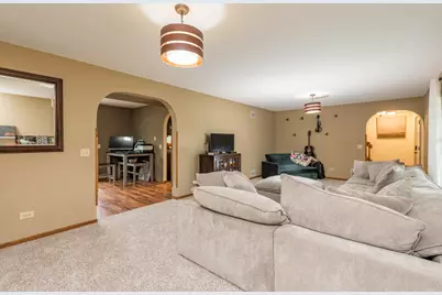542 Meadow Court, Winthrop Harbor, IL 60096 - Photo 7