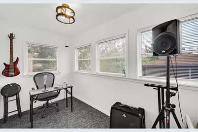 11351 S Wallace Street, Chicago, IL 60628 - Photo 11