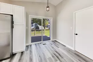 738 Dartmouth Dr, Island Lake, IL 60042 - Photo 7