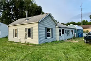 2407 W 3rd St, Dixon, IL 61021 - Photo 1