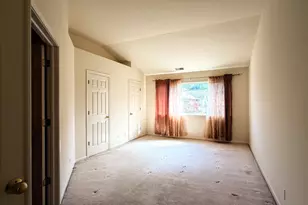 7 Blue Stem Ct, Streamwood, IL 60107 - Photo 9