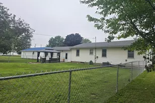 108 S Belmont St, Bowen, IL 62316 - Photo 19