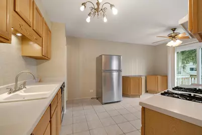 2177 Chaucer Lane, Glendale Heights, IL 60139 - Photo 9