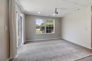 1002 Castleshire Dr, Woodstock, IL 60098 - Photo 15