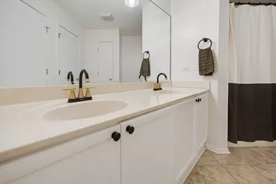 1002 Castleshire Drive, Woodstock, IL 60098 - Photo 13