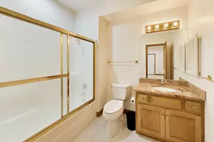 1400 Kurtis Ln, Lake Forest, IL 60045 - Photo 21