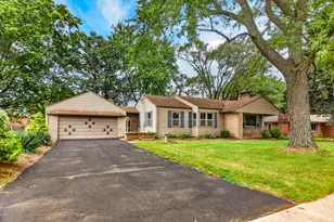 3104 Sunnyside Dr, Rockford, IL 61114 - Photo 1