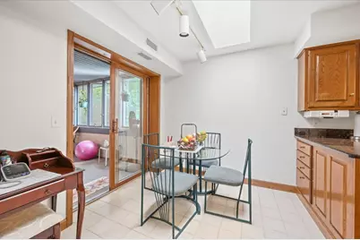 100 Red Top Drive #303, Libertyville, IL 60048 - Photo 11