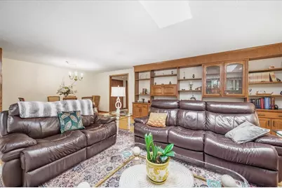 100 Red Top Drive #303, Libertyville, IL 60048 - Photo 9
