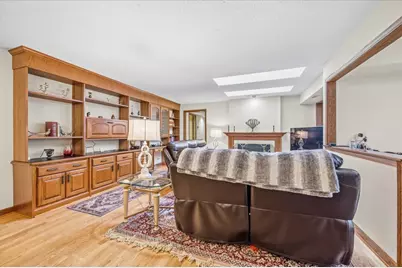 100 Red Top Drive #303, Libertyville, IL 60048 - Photo 7