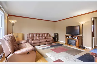 9100 S Central Park Avenue, Evergreen Park, IL 60805 - Photo 3