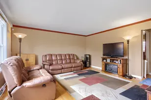 9100 S Central Park Ave, Evergreen Park, IL 60805 - Photo 3