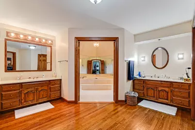 1711 Midwest Club Parkway, Oak Brook, IL 60523 - Photo 15