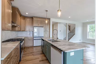807 Lakeview Drive, Round Lake, IL 60073 - Photo 13