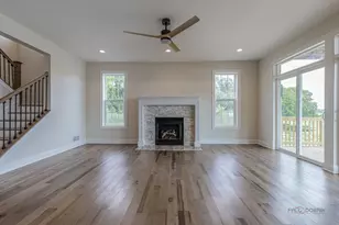 807 Lakeview Dr, Round Lake, IL 60073 - Photo 7