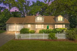 120 N Pine St, Geneva, IL 60134 - Photo 25