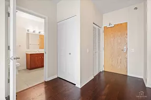 757 N Orleans St, Chicago, IL 60654 - Photo 7