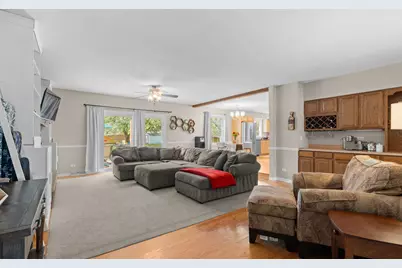 6121 Sands Road, Crystal Lake, IL 60014 - Photo 5