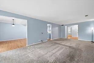 [Address not provided], Wheaton, IL 60189 - Photo 13