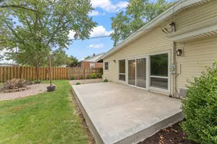 907 S Longview Rd, Monticello, IL 61856 - Photo 35
