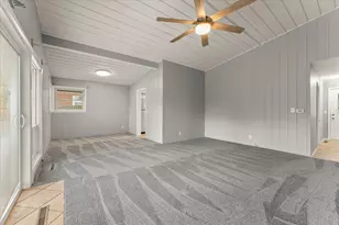 907 S Longview Rd, Monticello, IL 61856 - Photo 9