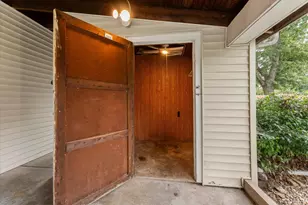 907 S Longview Rd, Monticello, IL 61856 - Photo 29
