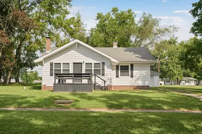 301 Clark Street, Georgetown, IL 61846 - Photo 1