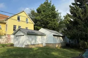 305 S Lumber St, Bloomington, IL 61701 - Photo 3