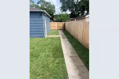 12651 S Harvard Avenue, Chicago, IL 60628 - Photo 27