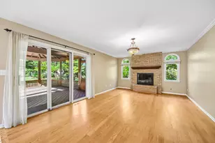17945 W Pond Ridge Cir, Gurnee, IL 60031 - Photo 5