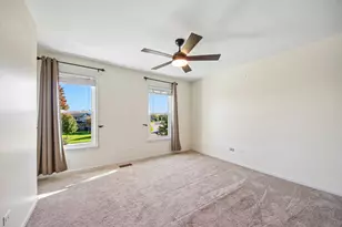 17945 W Pond Ridge Cir, Gurnee, IL 60031 - Photo 29