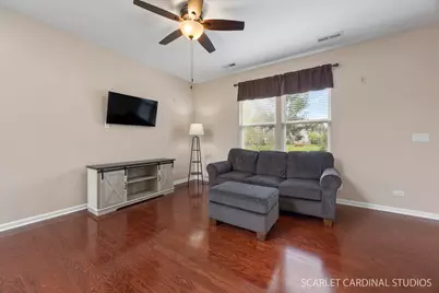 501 Valentine Way, Oswego, IL 60543 - Photo 5