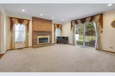 565 Rutgers Lane, Elk Grove Village, IL 60007 - Photo 9