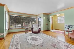 9055 S Luella Ave, Chicago, IL 60617 - Photo 3