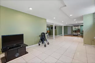 9055 S Luella Ave, Chicago, IL 60617 - Photo 23