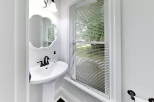 750 E Wilson St, Batavia, IL 60510 - Photo 13